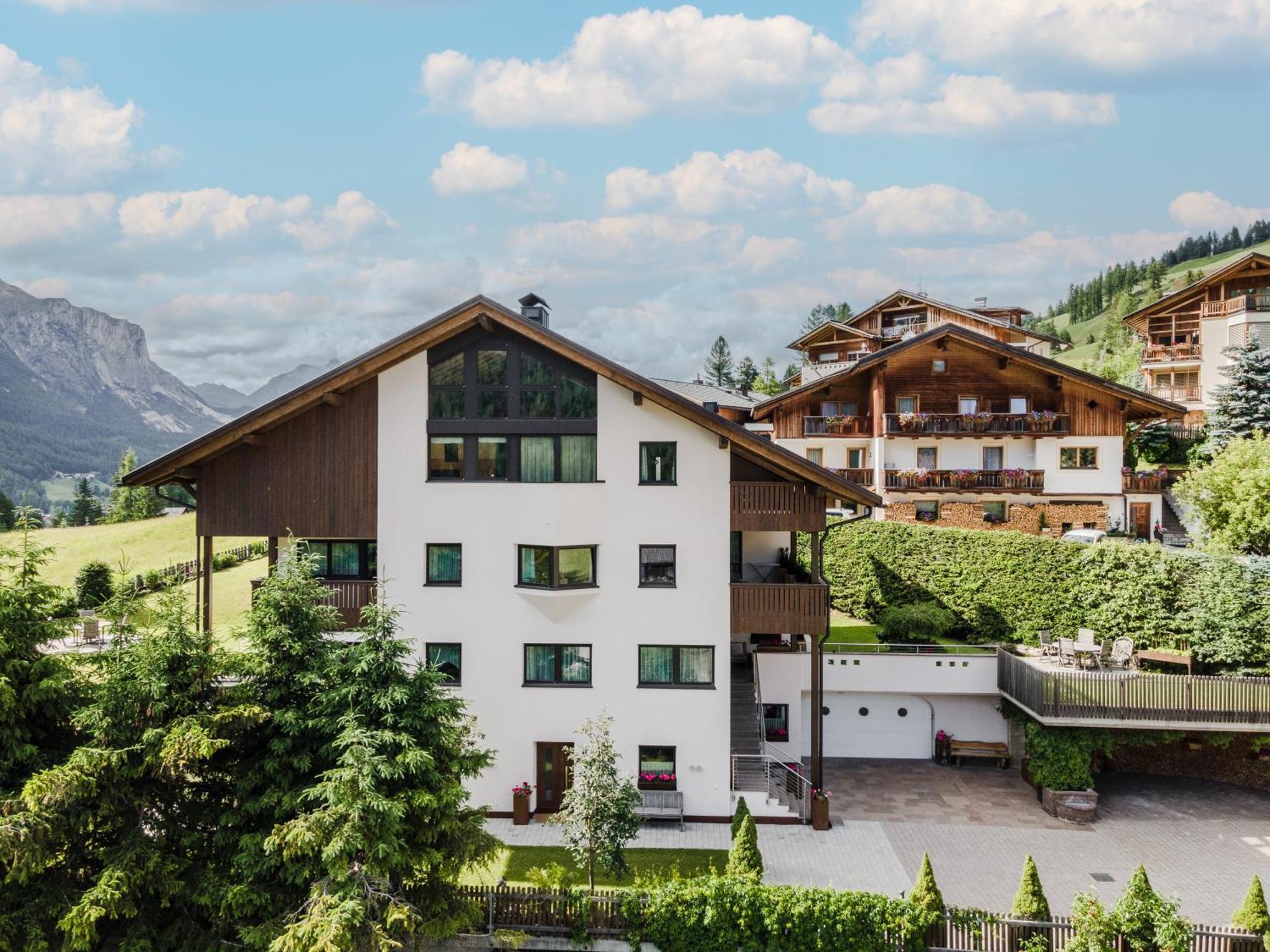Apartment Ciasa Laoi San Cassiano  Exterior photo